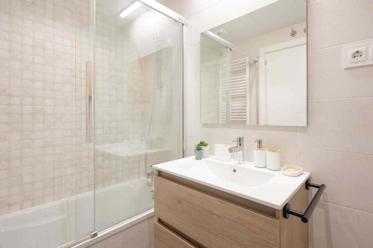Apartamento Santa Ana junto a la ria a estrenar con piscina , garaje y wifi incluidos Bilbao Exterior foto